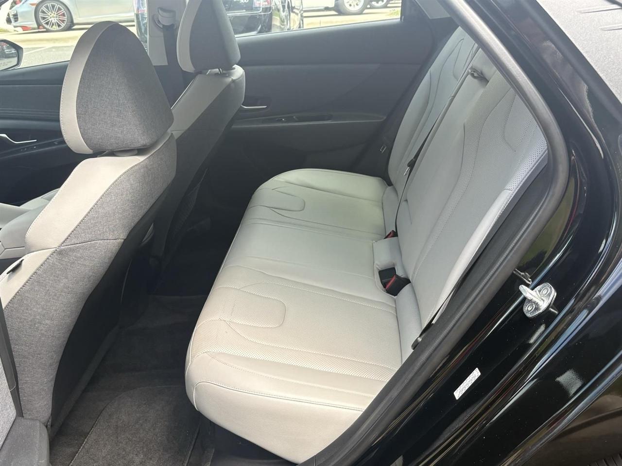 Hyundai Elantra  2023