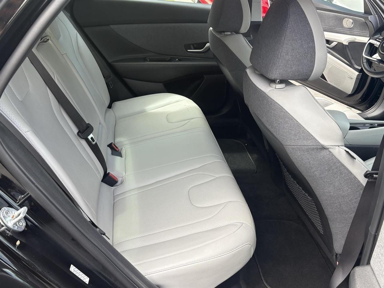 Hyundai Elantra  2023