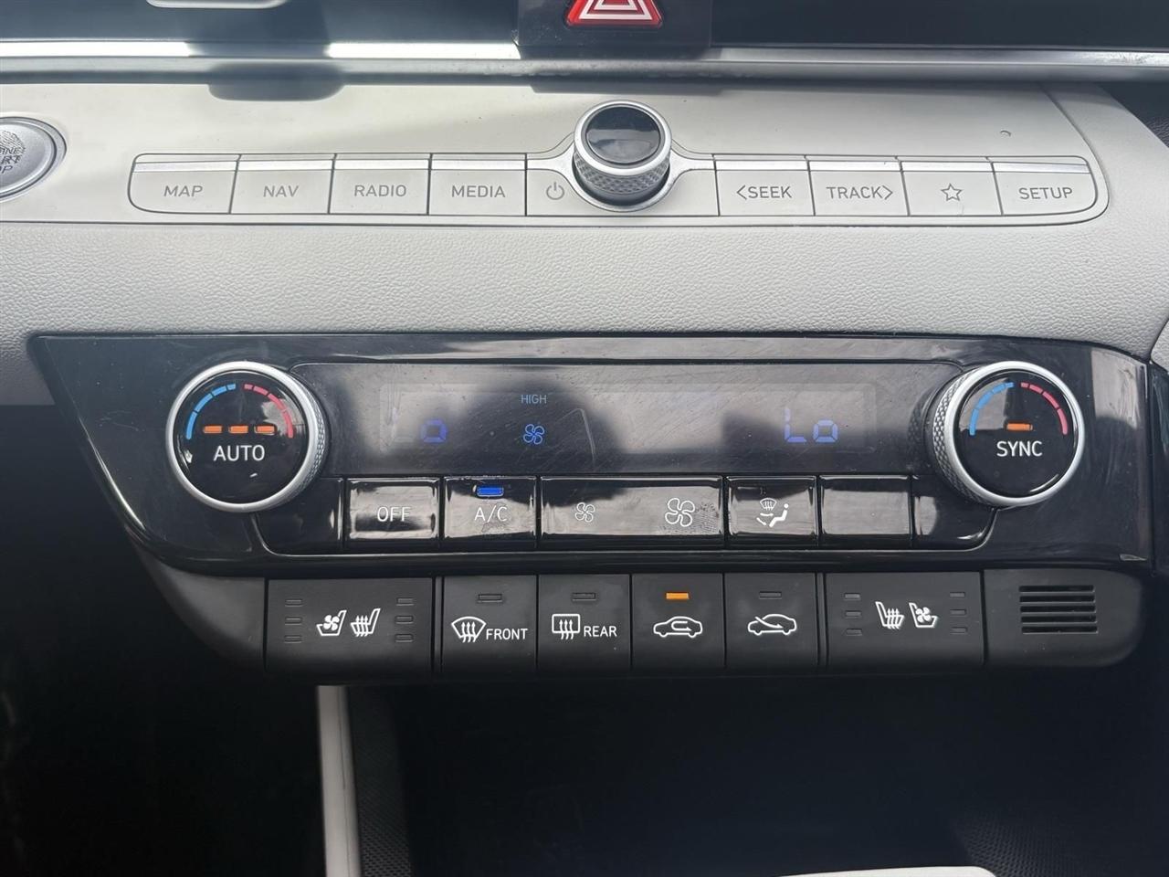 Hyundai Elantra  2023