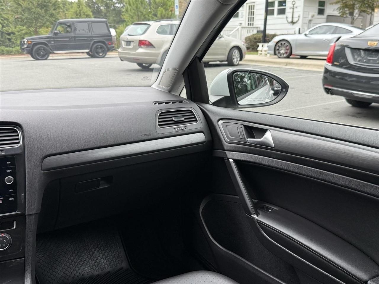 Volkswagen Golf SportWagen  2018