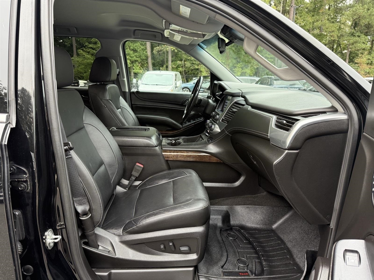 Chevrolet Suburban LT 4WD 2018