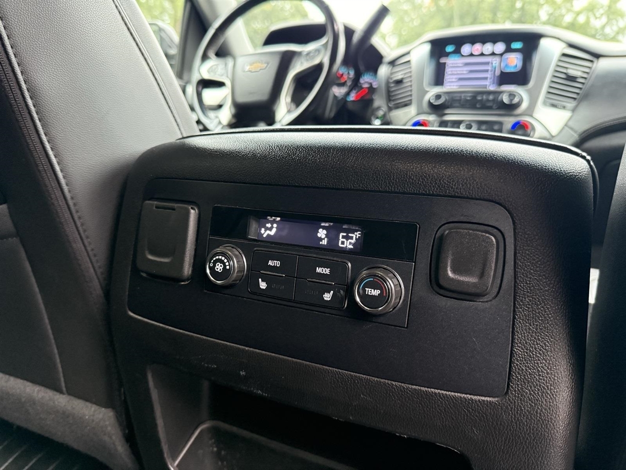 Chevrolet Suburban LT 4WD 2018