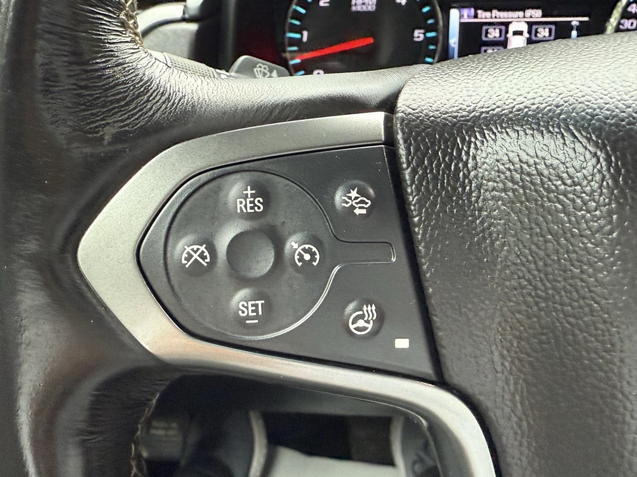 Chevrolet Suburban LT 4WD 2018