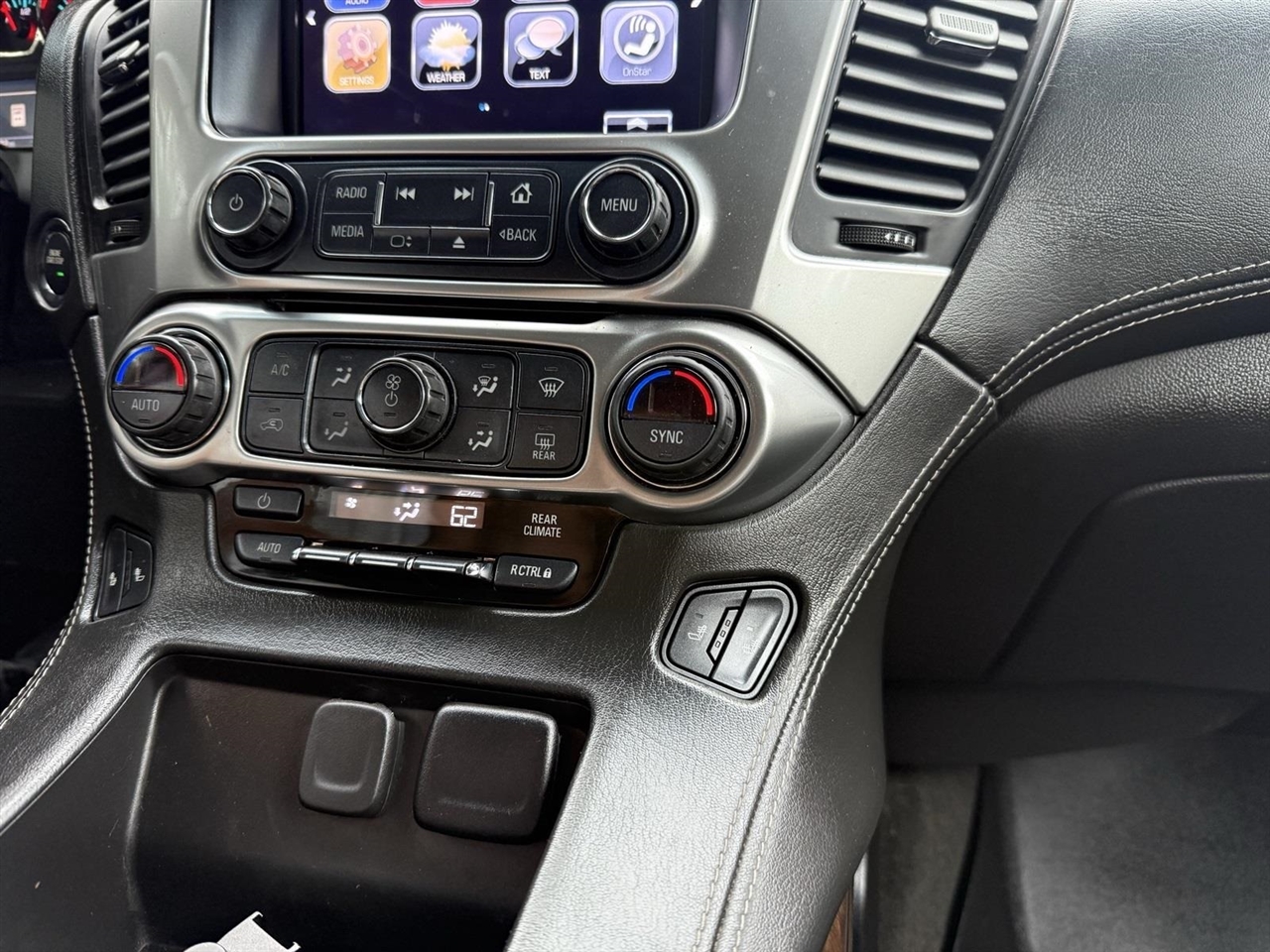 Chevrolet Suburban LT 4WD 2018