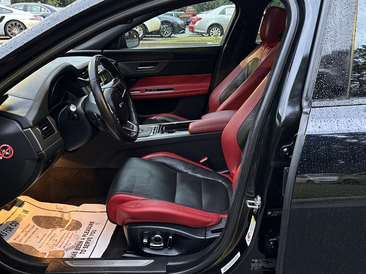 2016 Jaguar XF S photo 16