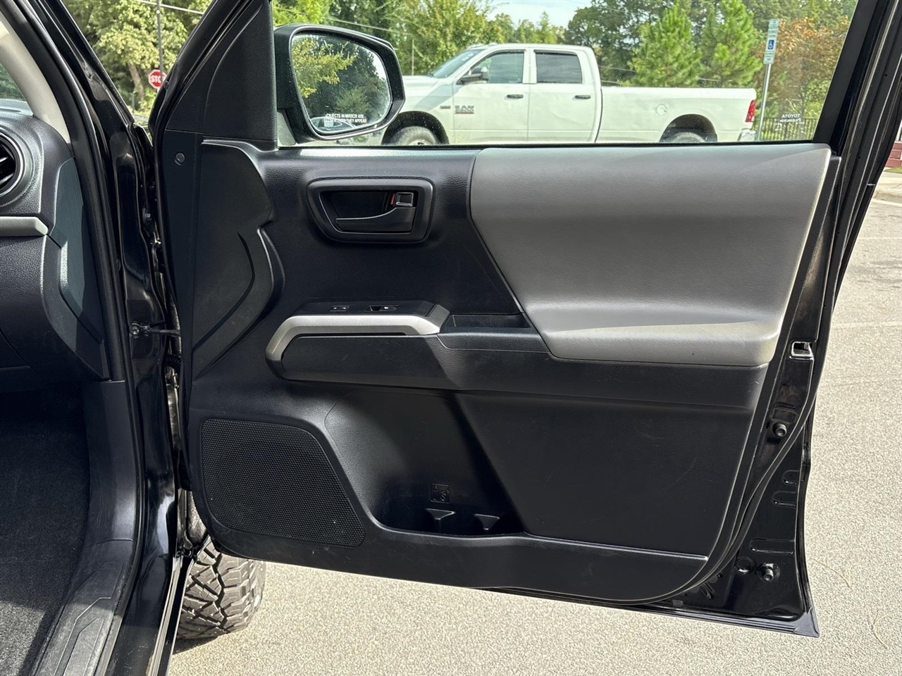 2019 Toyota Tacoma SR5 Double Cab Long Bed V6 4x4 photo 18