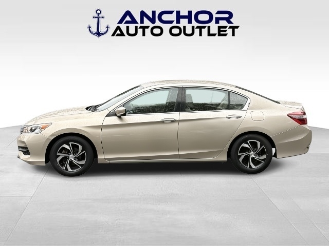 2017 Honda Accord LX photo 4