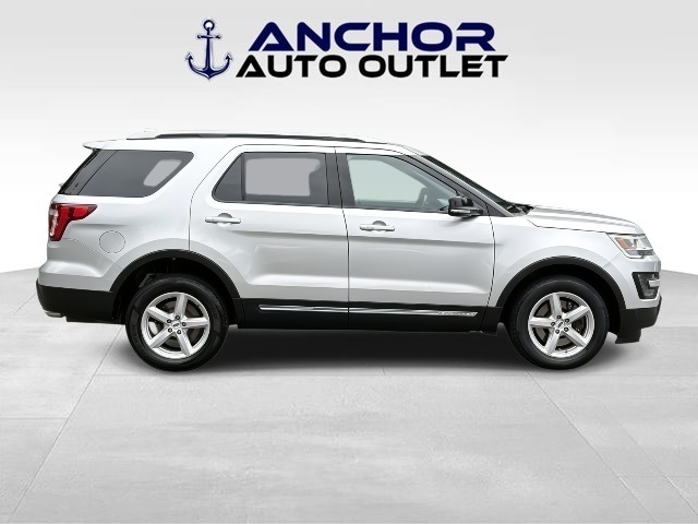 2016 Ford Explorer XLT photo 3