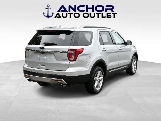 2016 Ford Explorer XLT photo 5