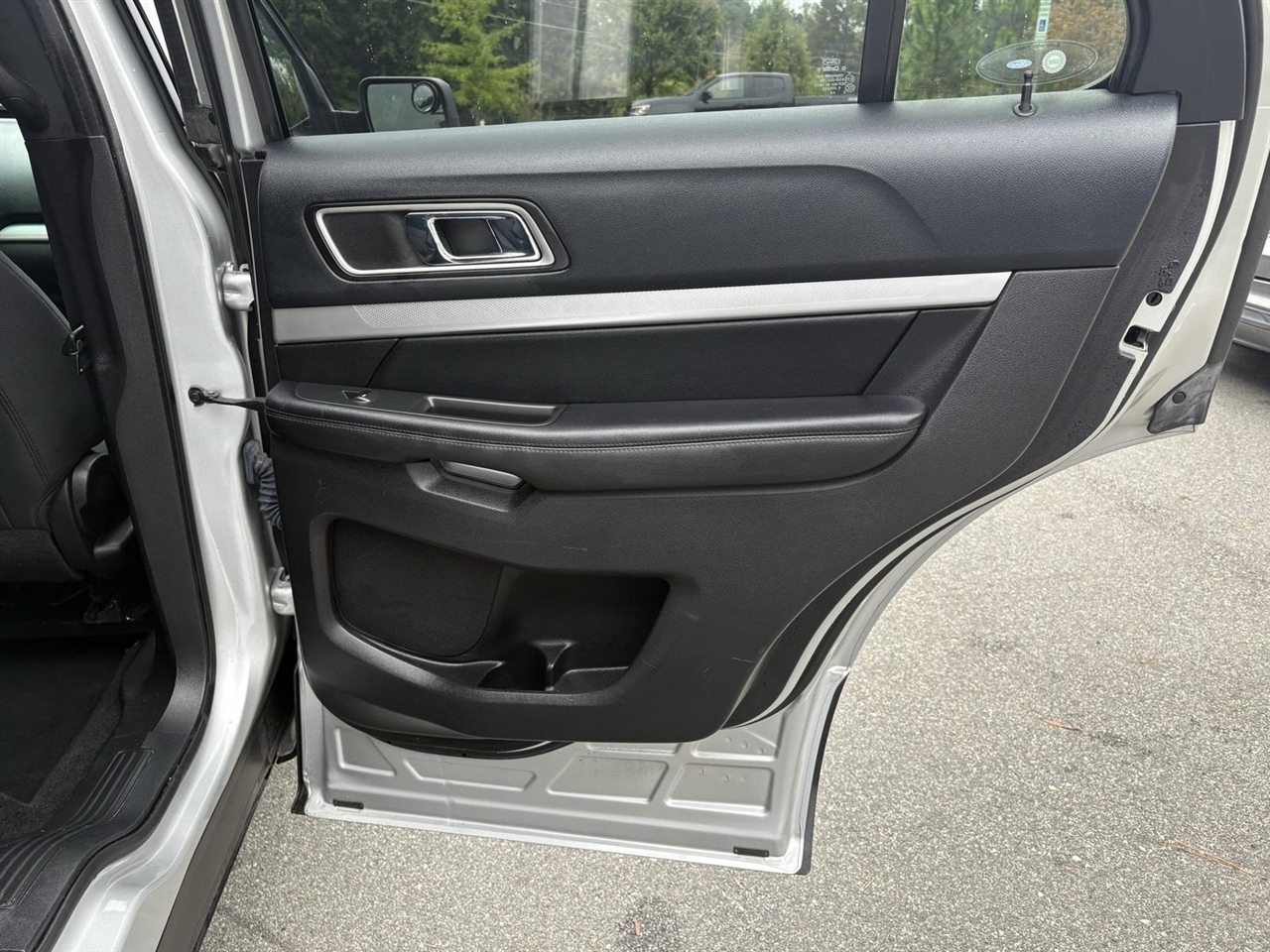 2016 Ford Explorer XLT photo 14
