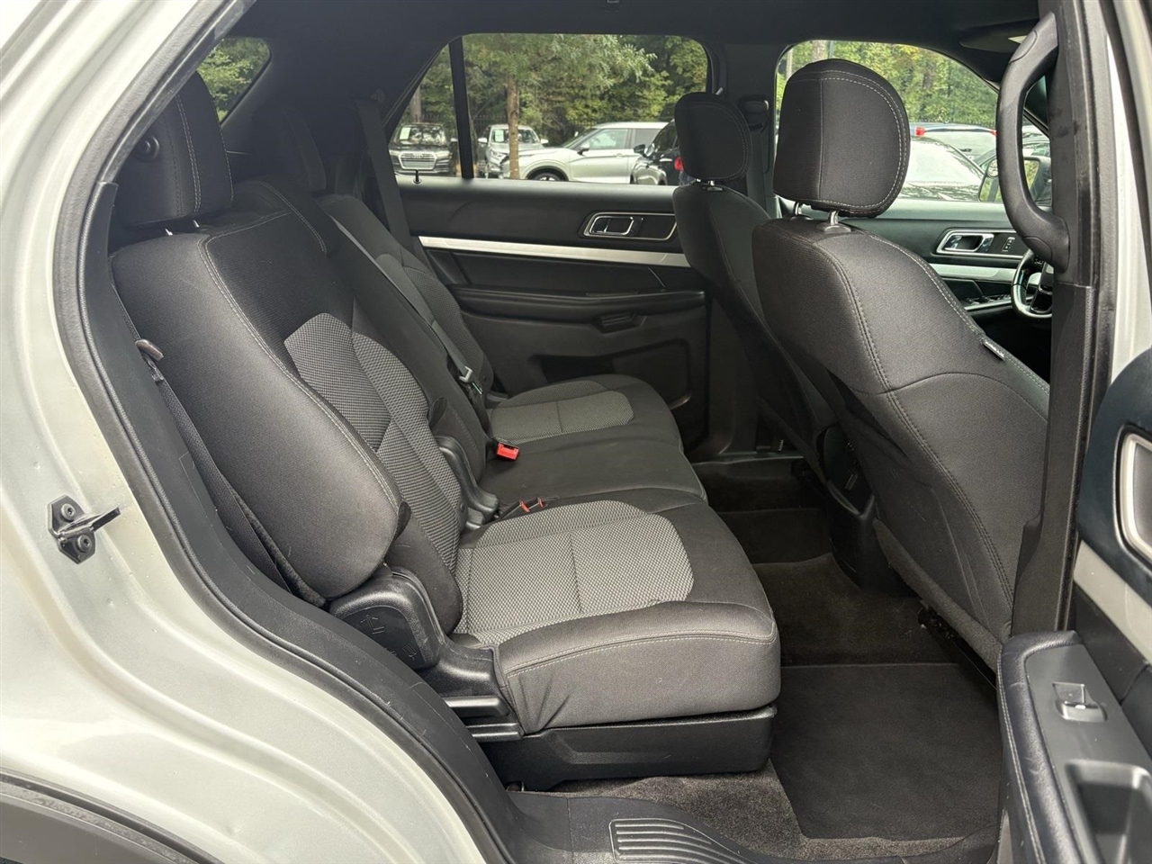2016 Ford Explorer XLT photo 15