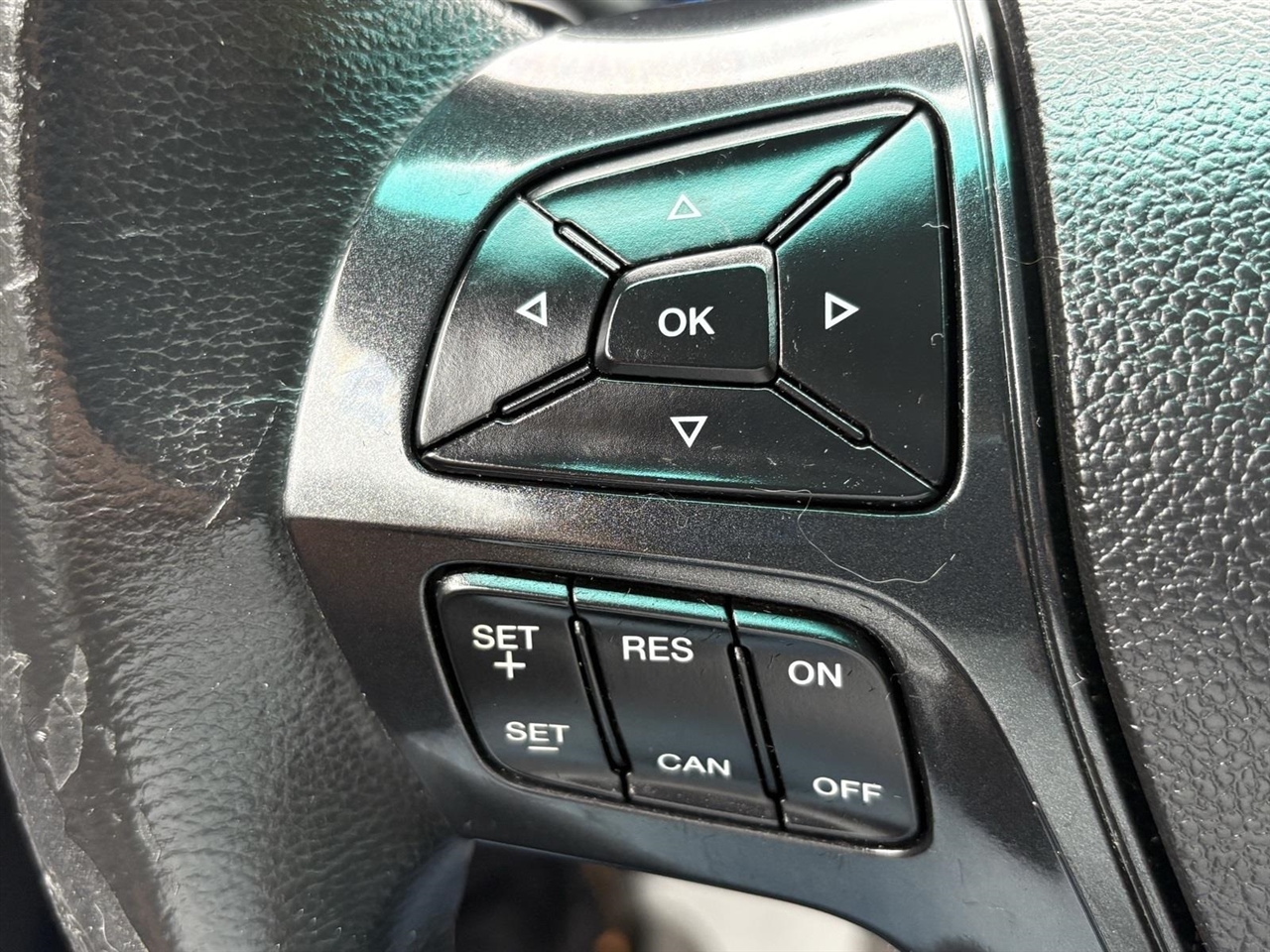 2016 Ford Explorer XLT photo 22