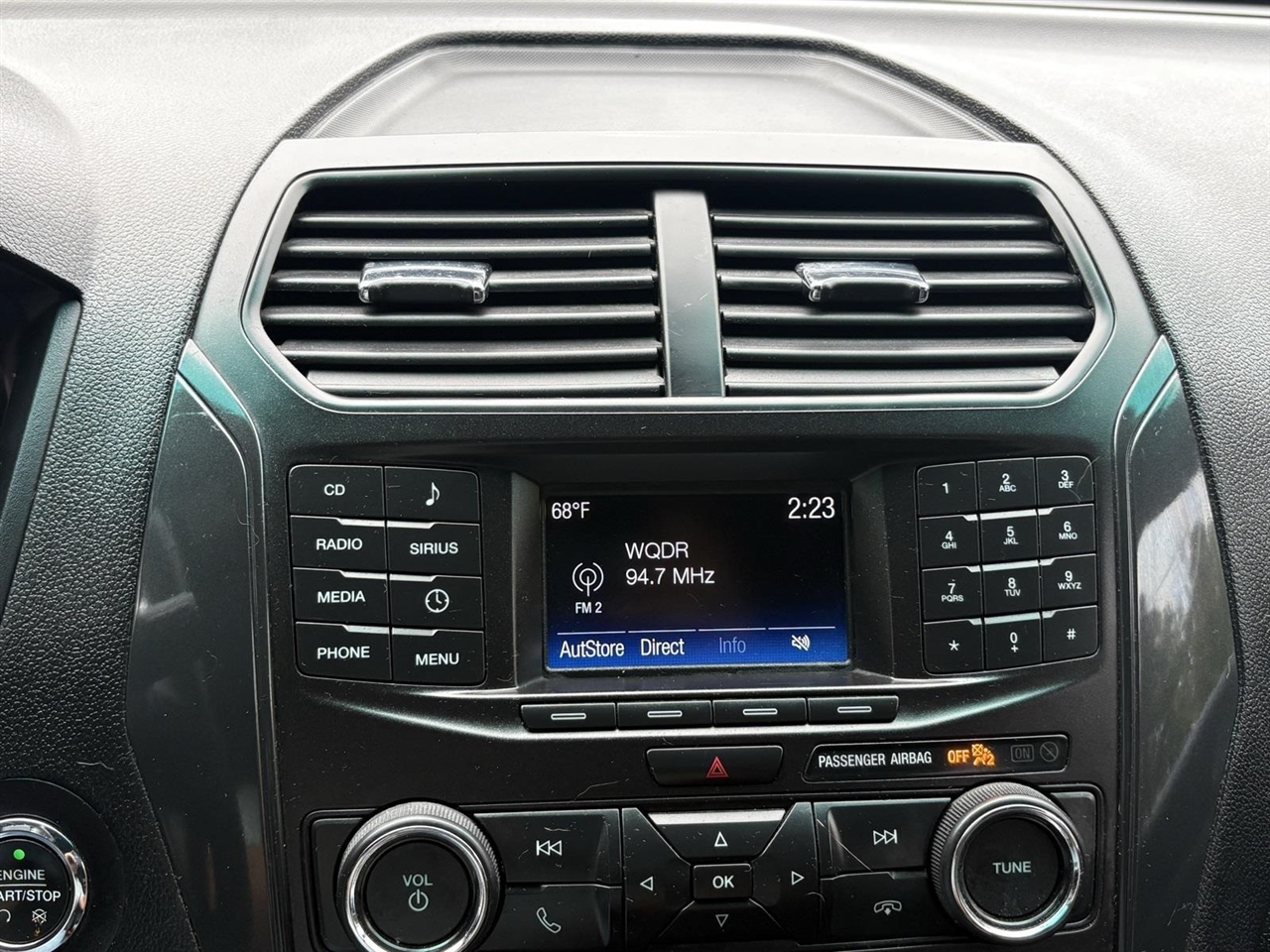 2016 Ford Explorer XLT photo 26