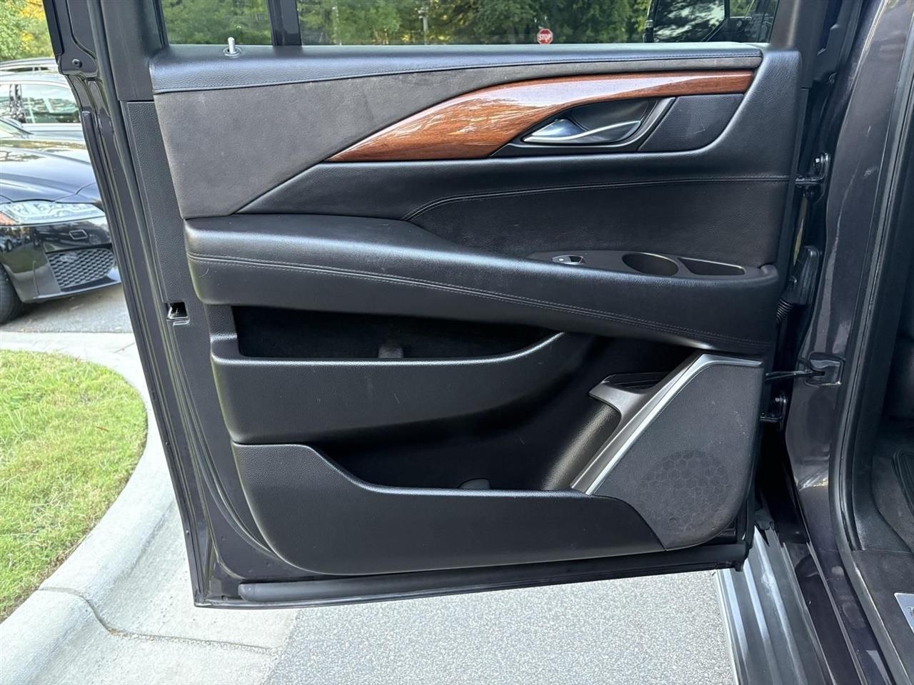 Cadillac Escalade  2016