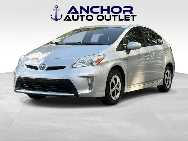 2013 Toyota Prius Three photo 2