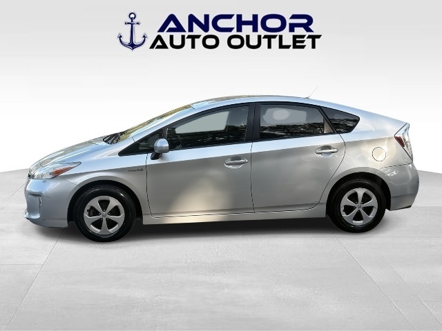 2013 Toyota Prius Three photo 3