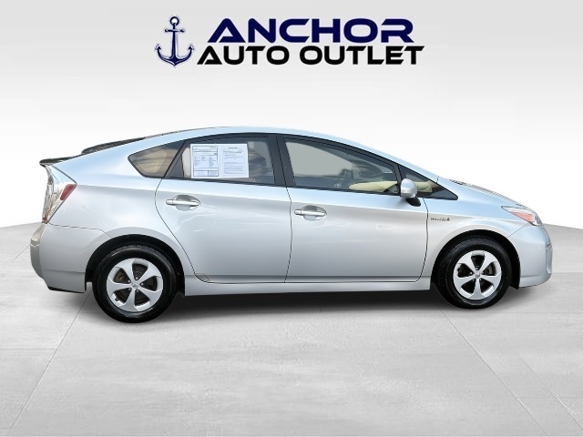 2013 Toyota Prius Three photo 4