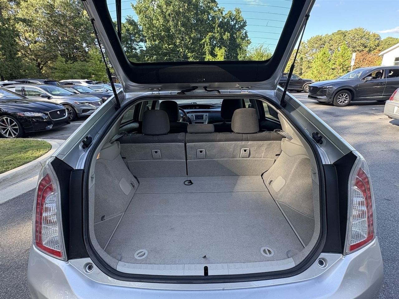 2013 Toyota Prius Three photo 10