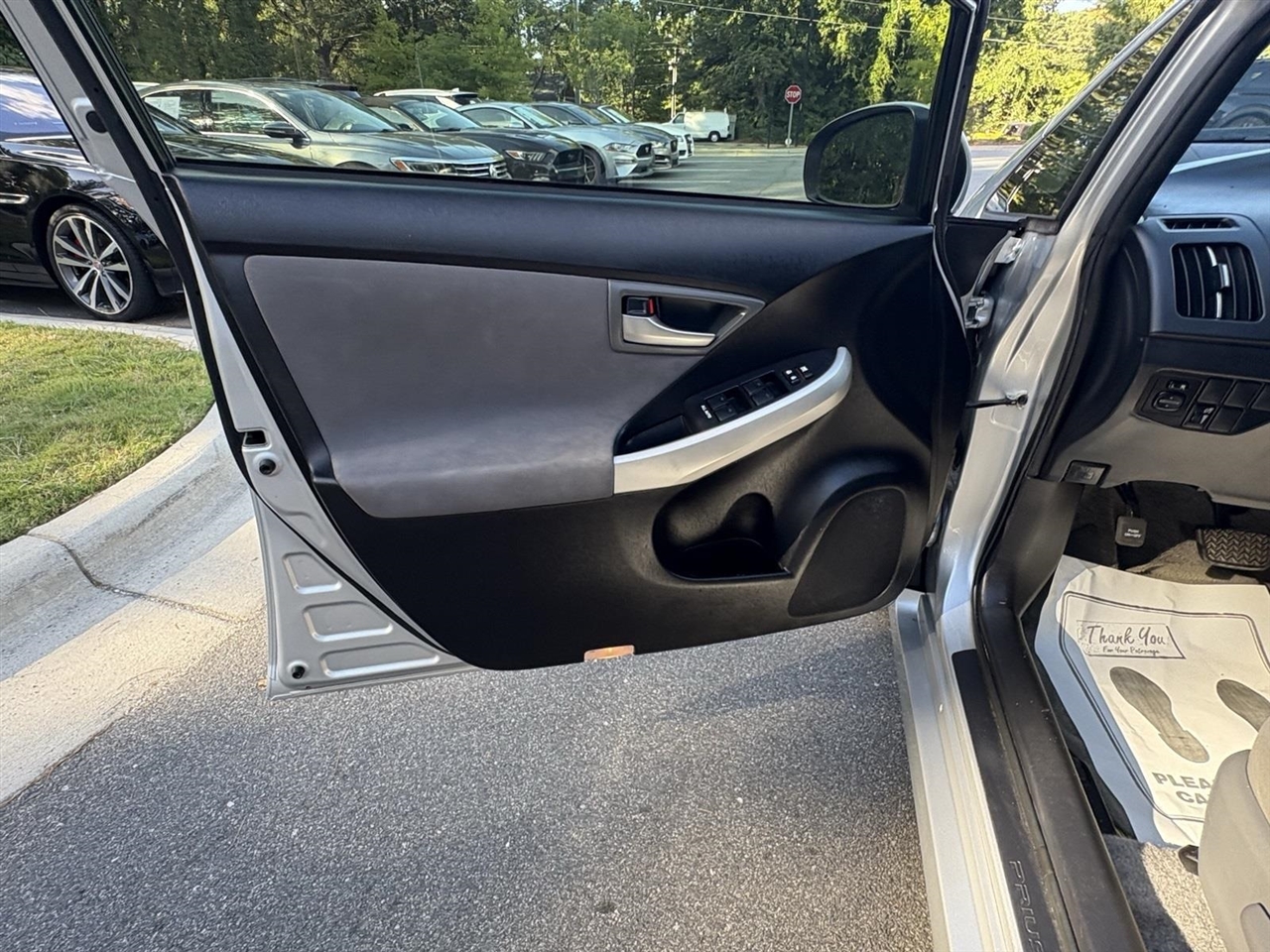 2013 Toyota Prius Three photo 14