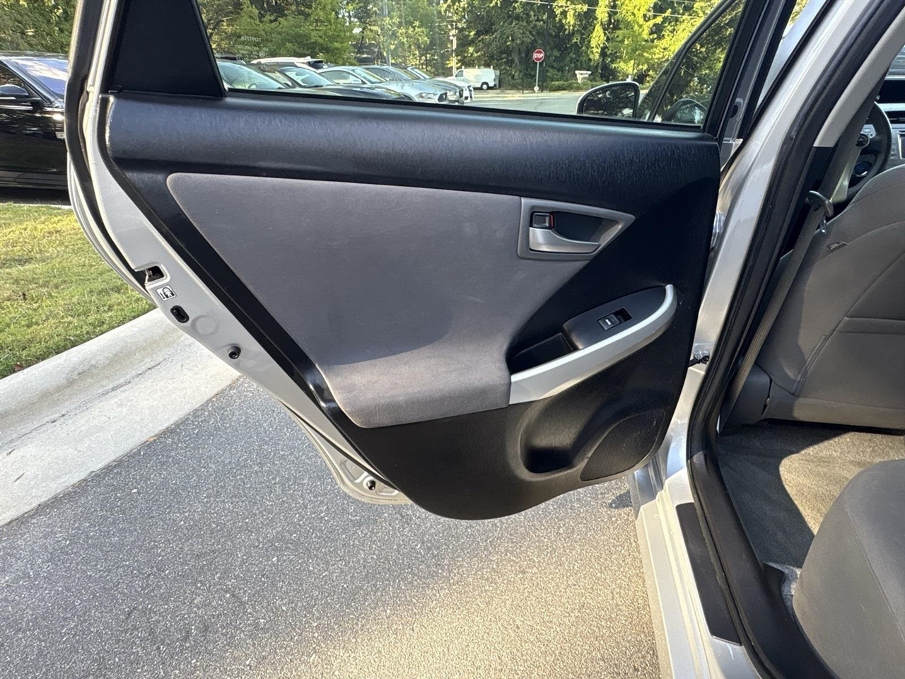 2013 Toyota Prius Three photo 20