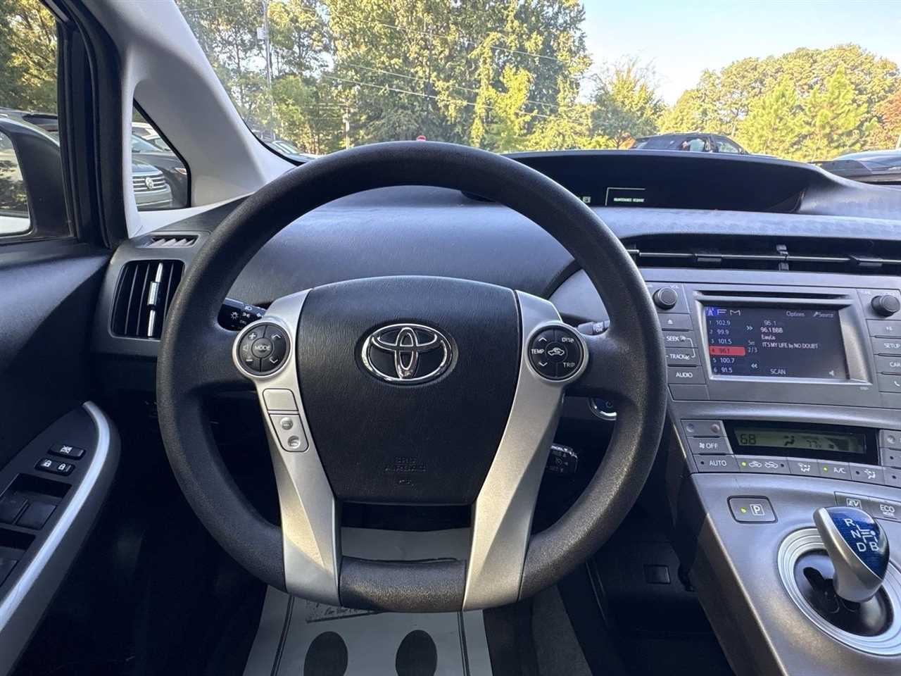2013 Toyota Prius Three photo 23