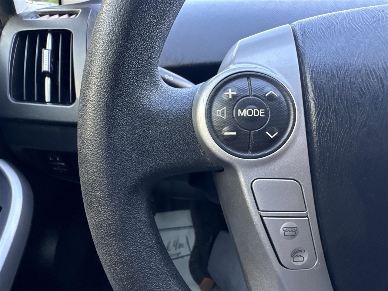2013 Toyota Prius Three photo 24