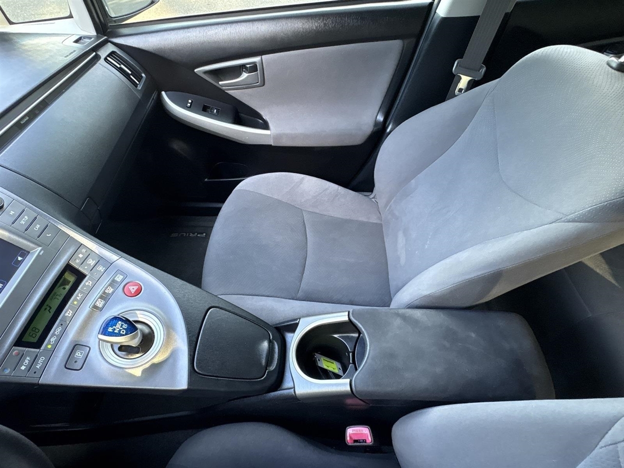 2013 Toyota Prius Three photo 31