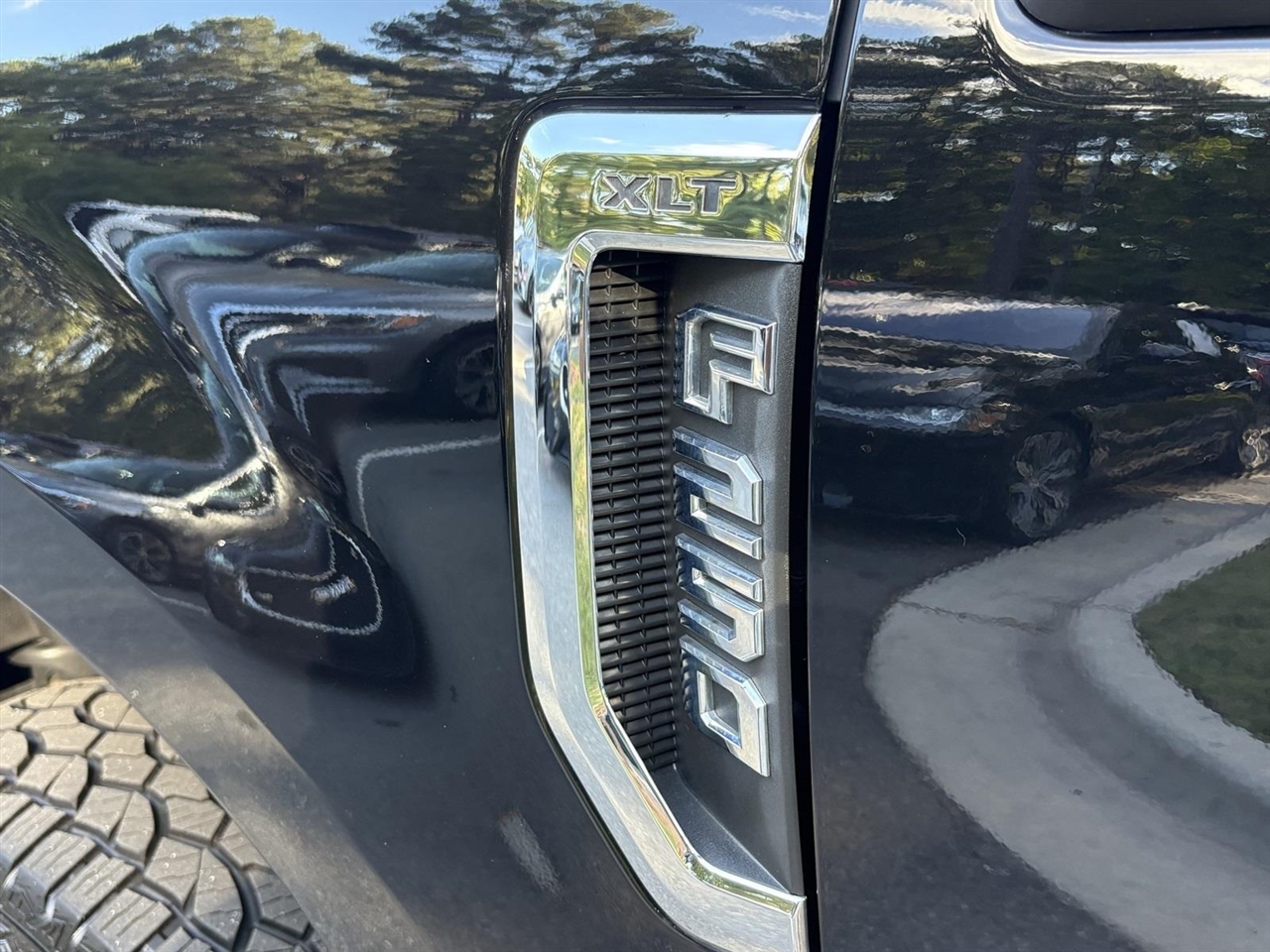 2019 Ford F-250 XLT photo 16