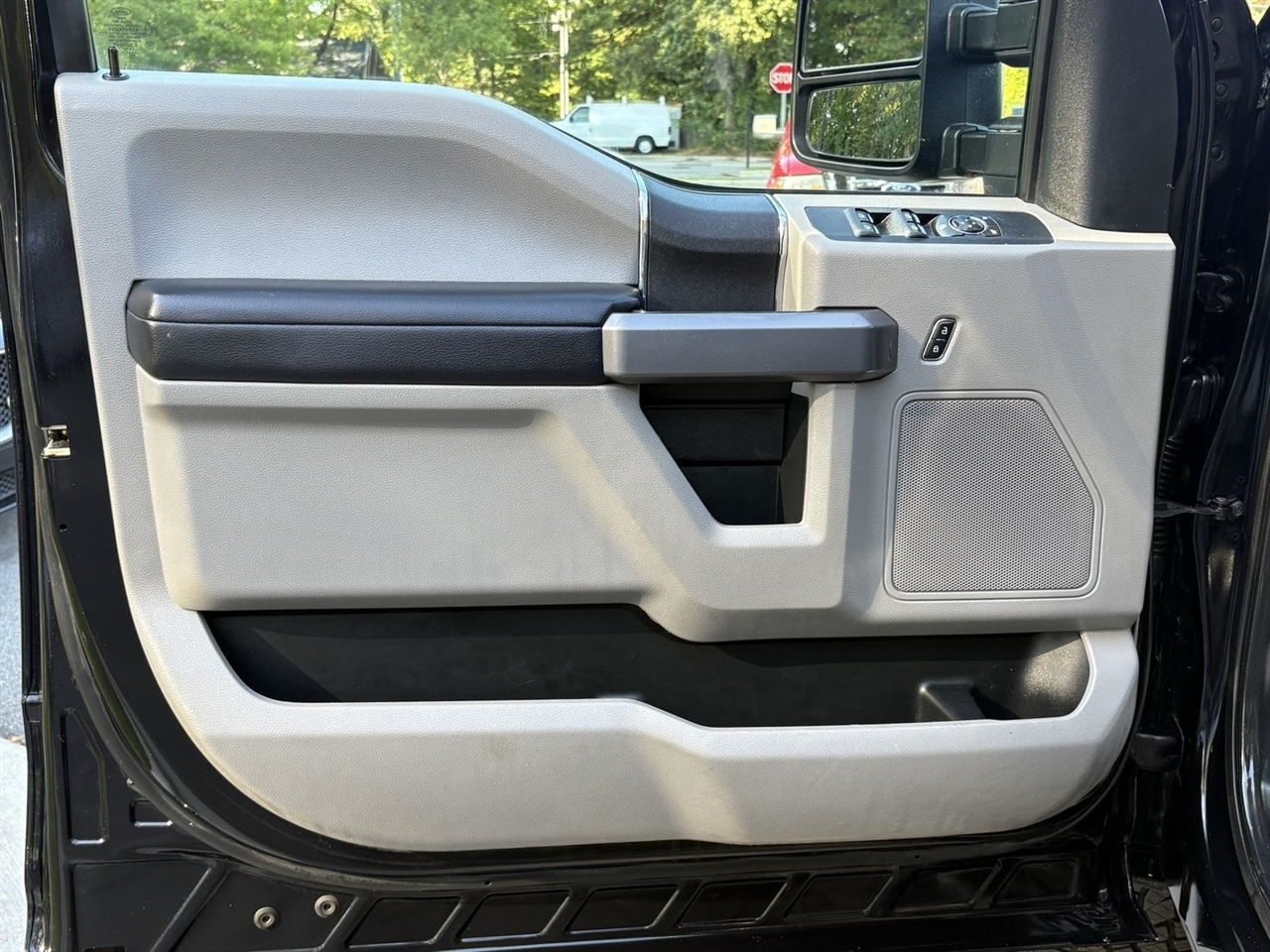 2019 Ford F-250 XLT photo 18