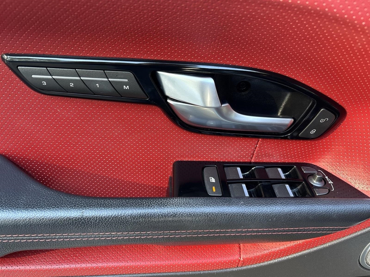 Land Rover Range Rover Evoque Dynamic Premium 5-Door 2015