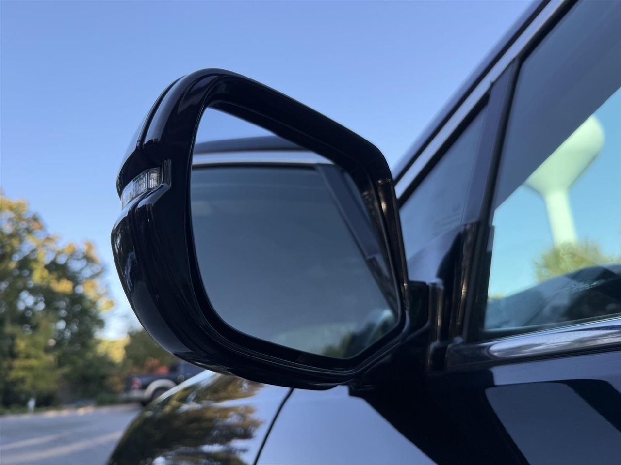 Honda Pilot Touring w/Rear Captain's Chairs 2019