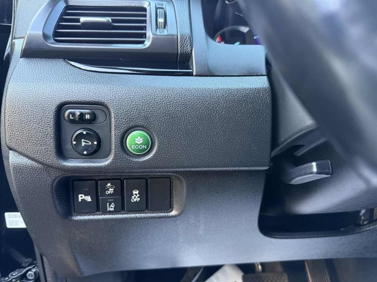 Honda Pilot Touring w/Rear Captain's Chairs 2019