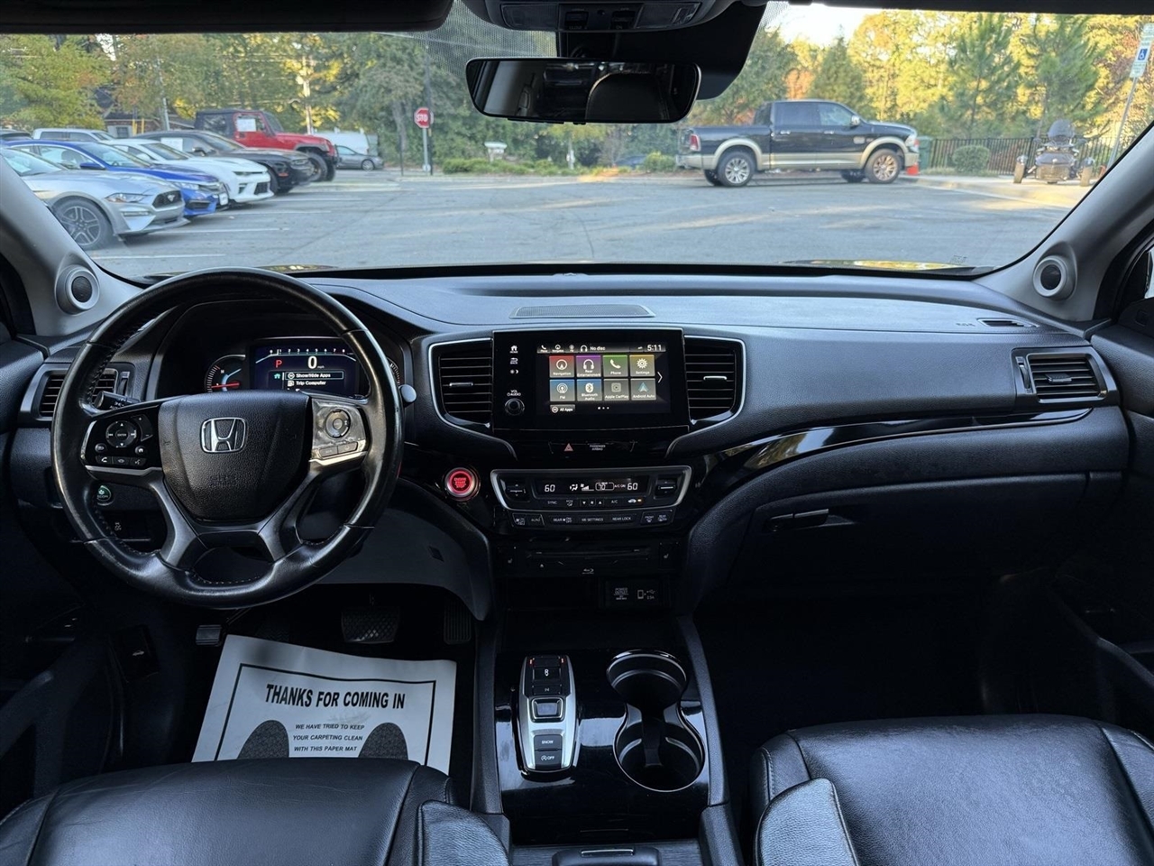 Honda Pilot Touring w/Rear Captain's Chairs 2019