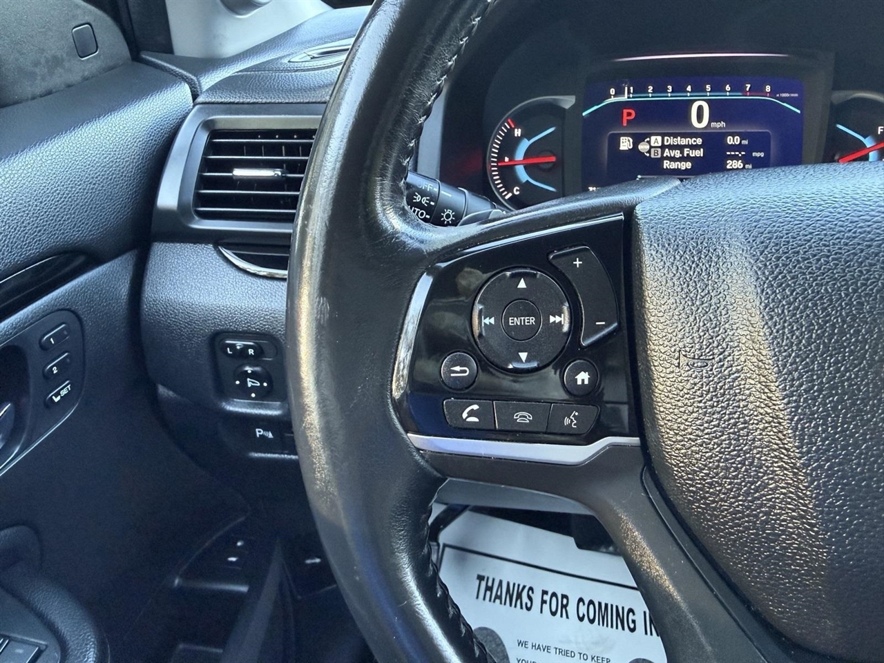 Honda Pilot Touring w/Rear Captain's Chairs 2019
