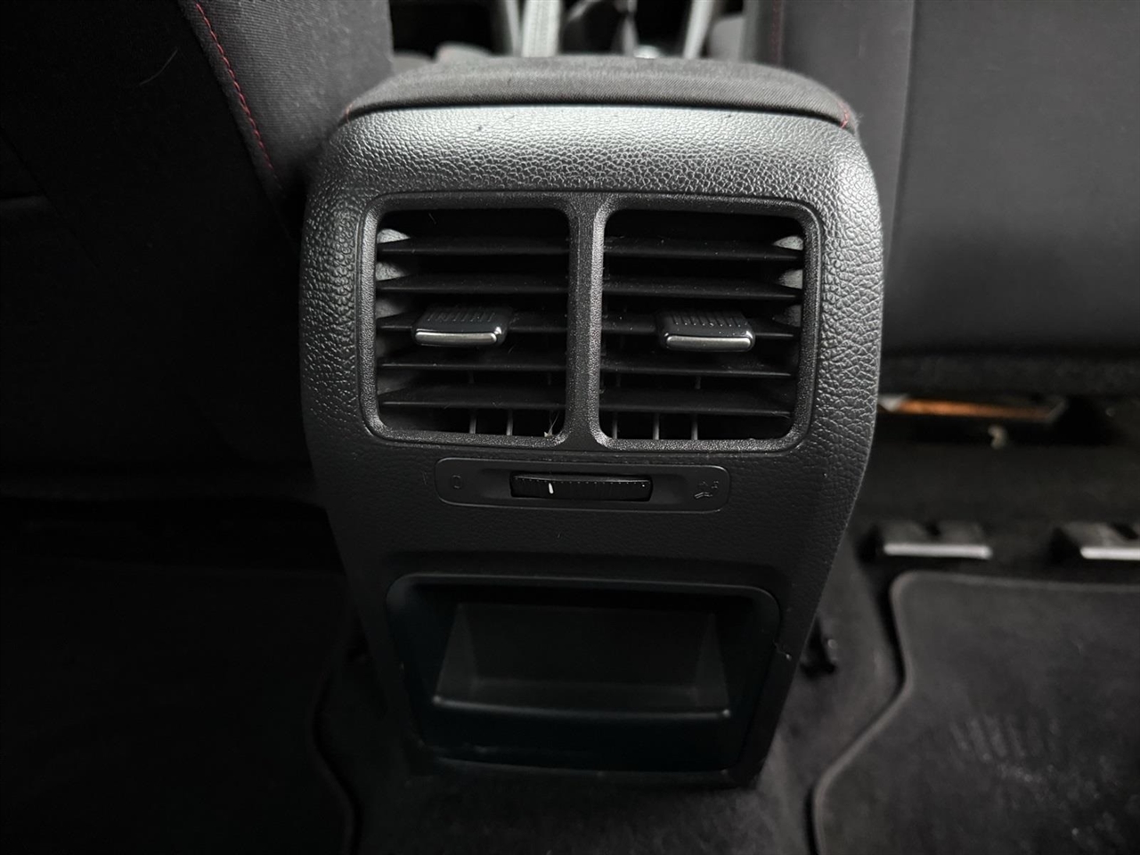 Volkswagen GTI 2.0T Coupe 2011