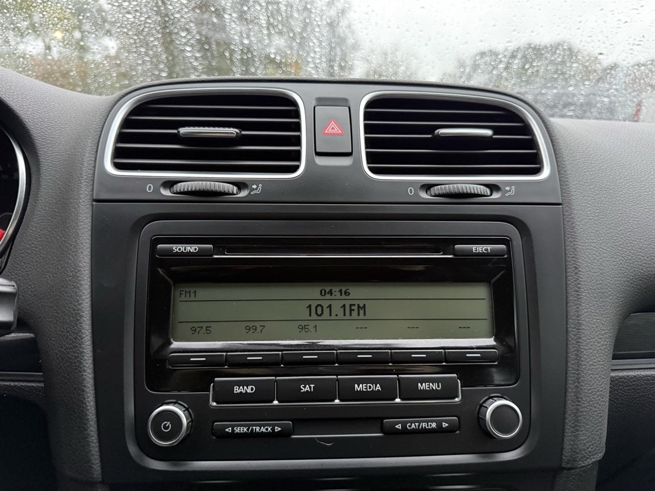 Volkswagen GTI 2.0T Coupe 2011