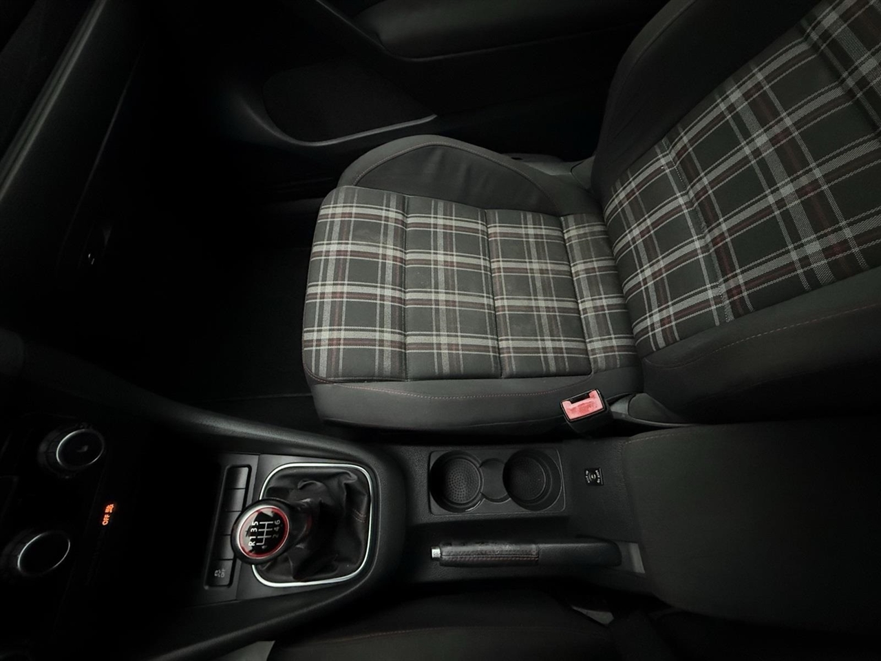 Volkswagen GTI 2.0T Coupe 2011