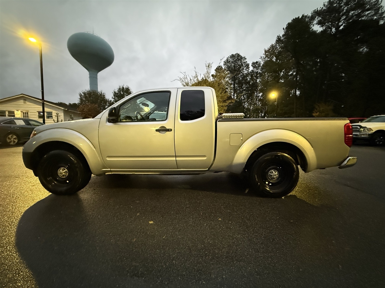 Nissan Frontier S King Cab I4 5MT 2WD 2016