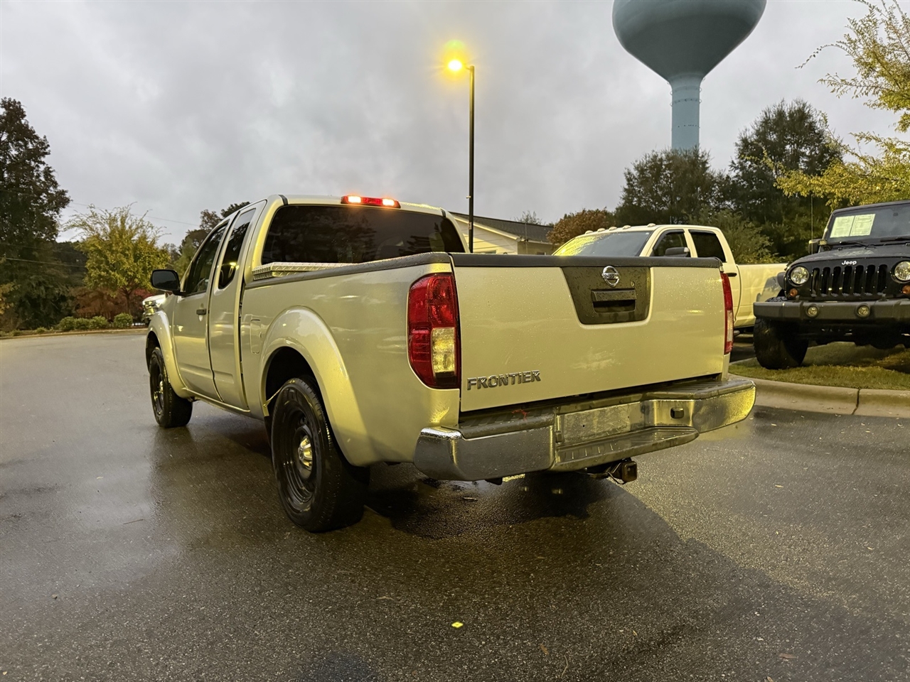Nissan Frontier S King Cab I4 5MT 2WD 2016