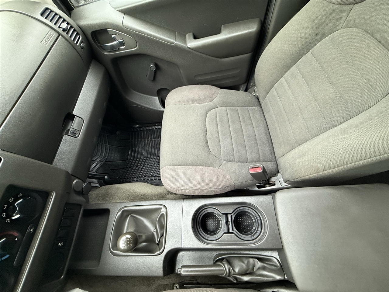 Nissan Frontier S King Cab I4 5MT 2WD 2016