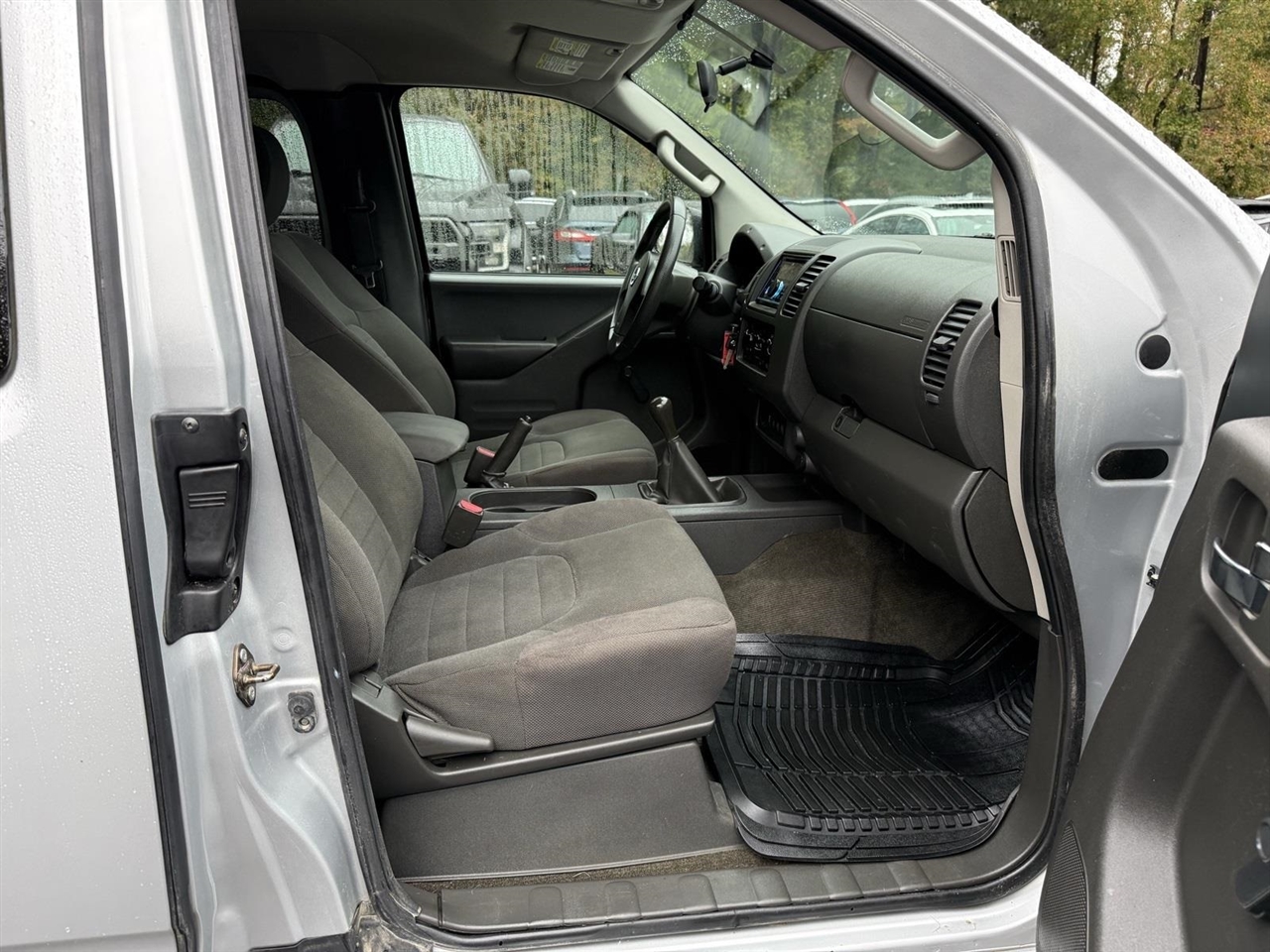 Nissan Frontier S King Cab I4 5MT 2WD 2016