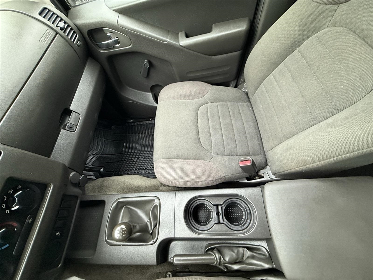 Nissan Frontier S King Cab I4 5MT 2WD 2016