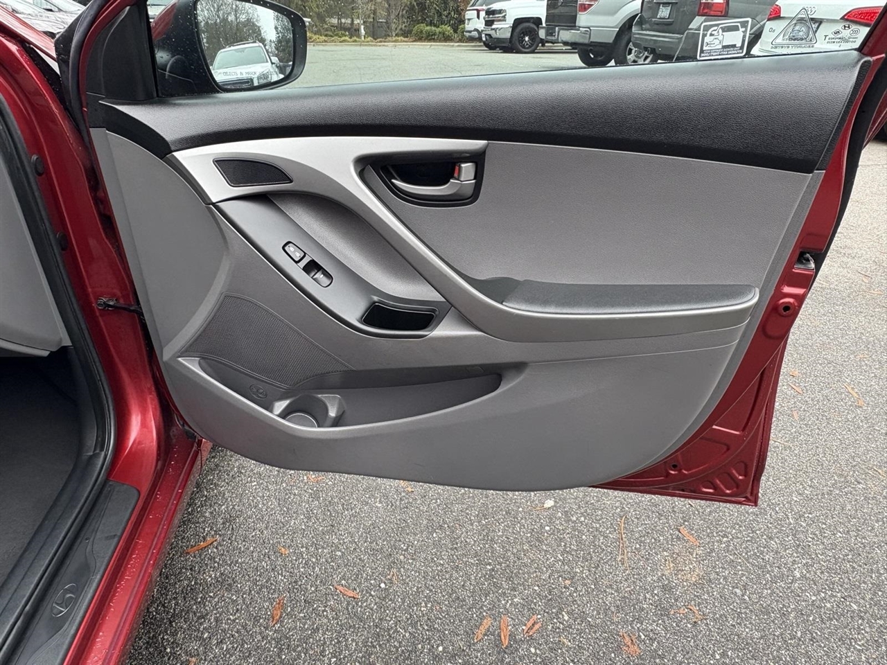 Hyundai Elantra SE 6AT 2016