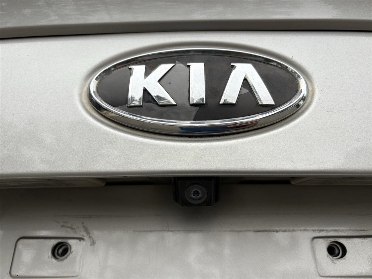 Kia Optima Hybrid Sedan 2011