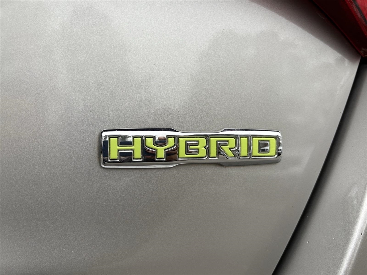 Kia Optima Hybrid Sedan 2011