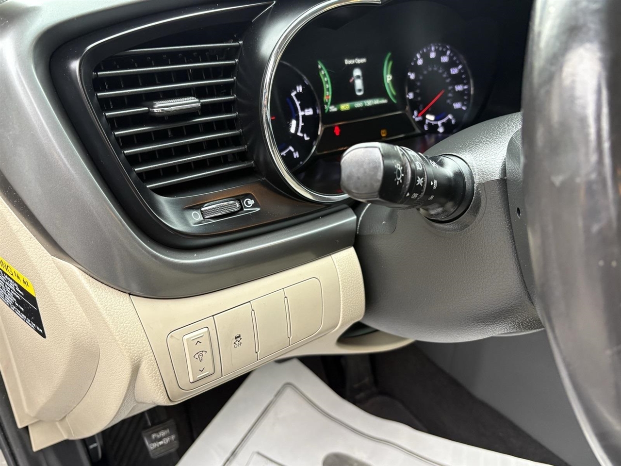 Kia Optima Hybrid Sedan 2011