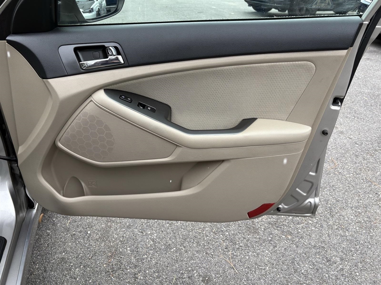 Kia Optima Hybrid Sedan 2011