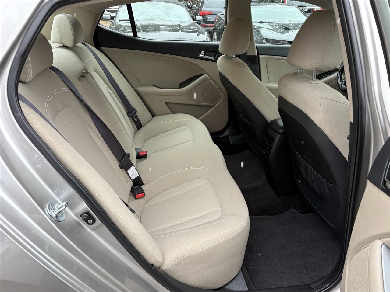 Kia Optima Hybrid Sedan 2011