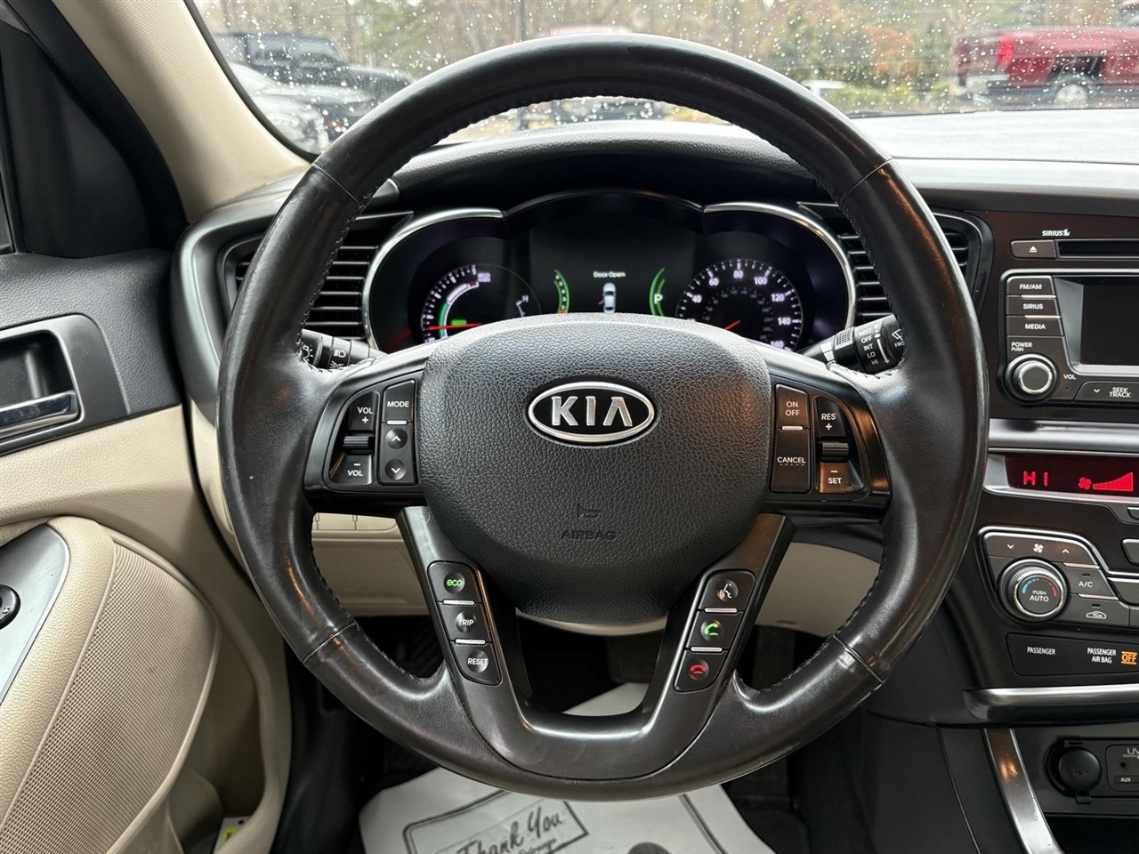 Kia Optima Hybrid Sedan 2011