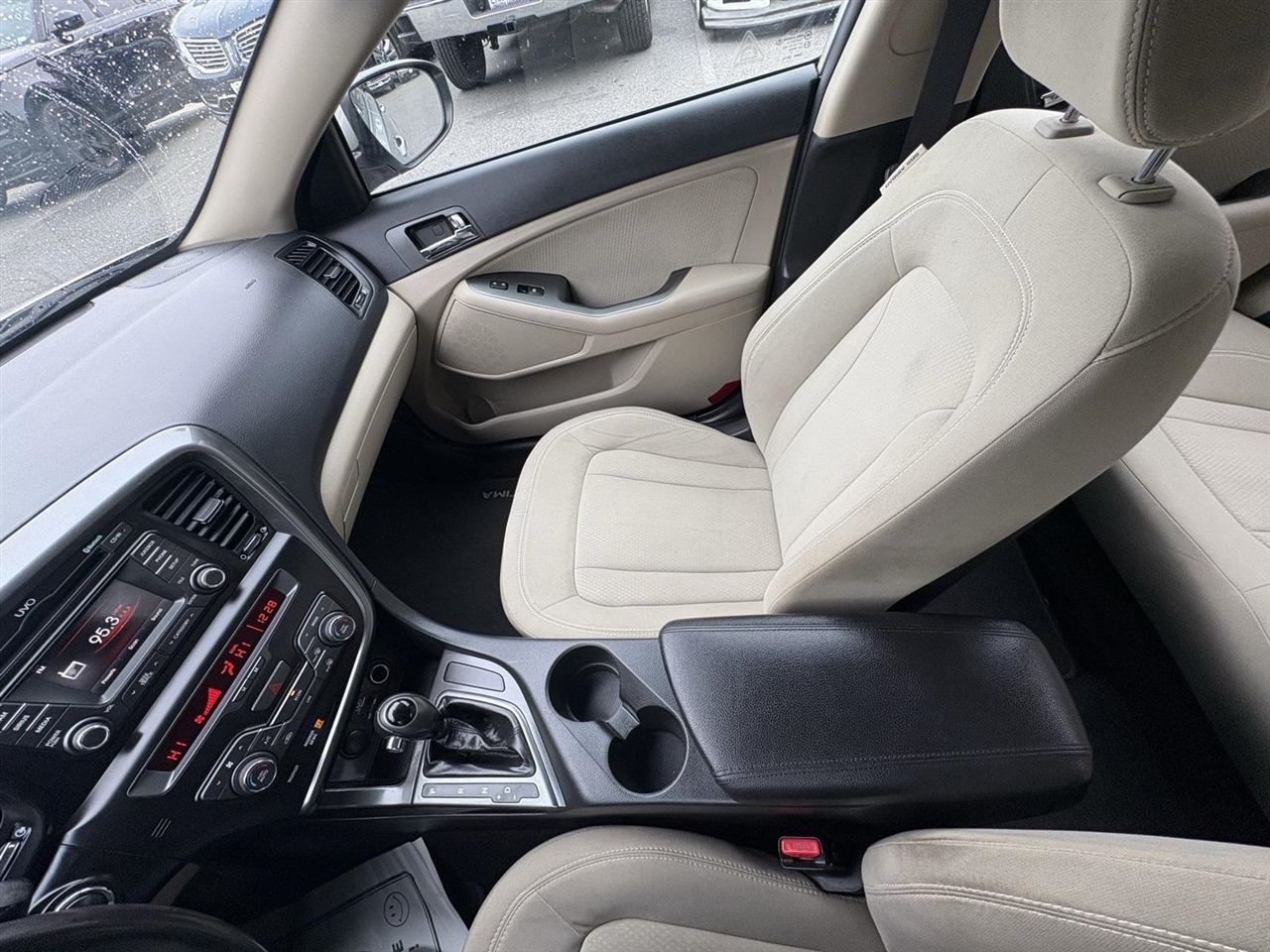 Kia Optima Hybrid Sedan 2011